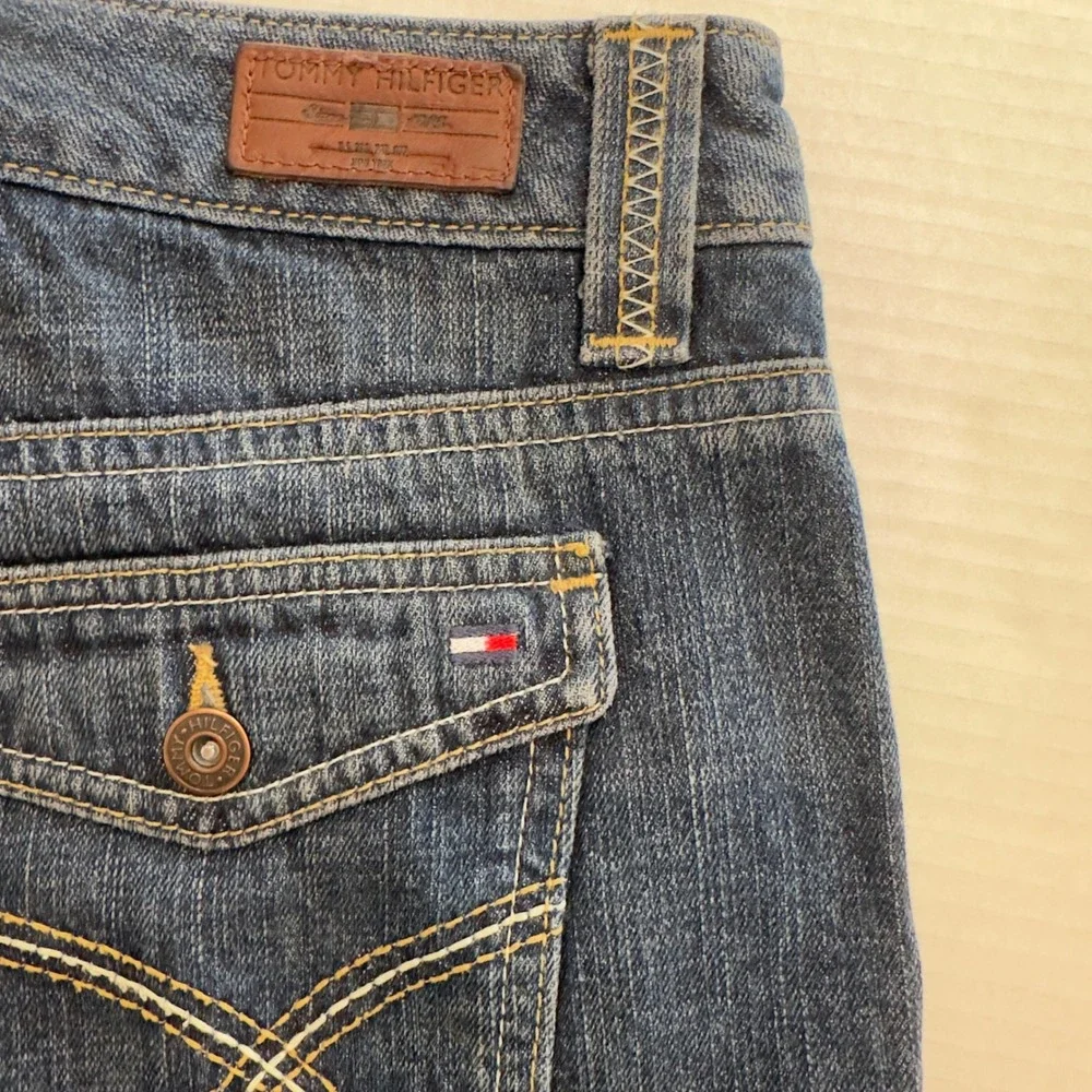 Tommy Hilfiger Womens Dark Wash Denim Shorts Low Rise Cotton Size 6